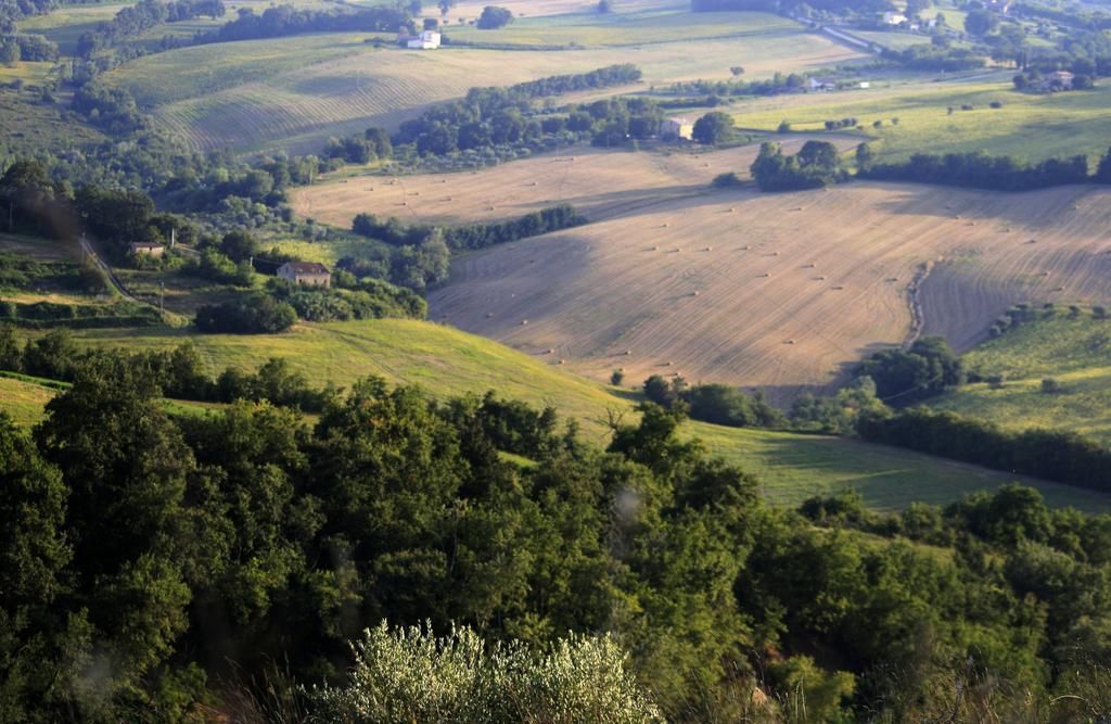 Agriturismo Fara Hotell Montegiorgio Eksteriør bilde